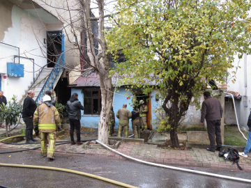 Ümraniye'de eşiyle kavga eden madde bağımlısı evini ateşe verdi
