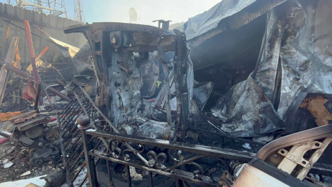Bursa'da otomotiv yedek parça satışı yapılan iş yeri yandı