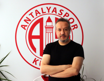 (ÖZEL) Antalyaspor Başkanı Sinan Boztepe: Alex'in sözleşmesinde transfer engeli kalkmazsa fesih maddesi var