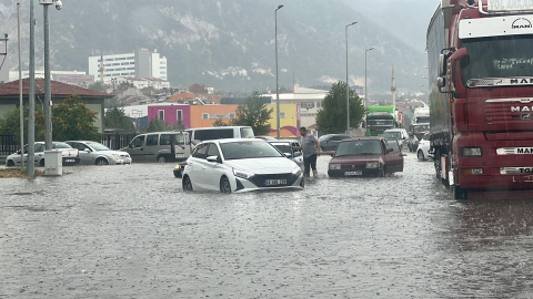 Kütahya’da sağanak, hayatı olumsuz etkiledi