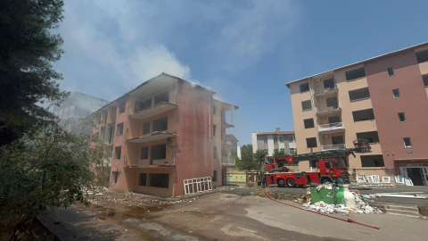 Diyarbakır’da boş binanın çatısı yandı