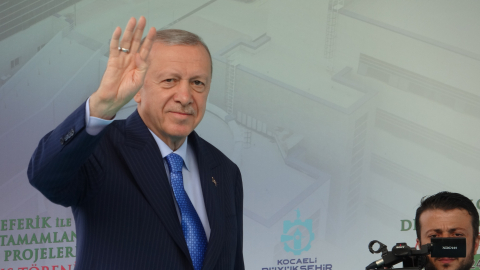 Cumhurbaşkanı Erdoğan: Kılıçları kime çekiyorsunuz (2)