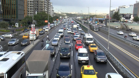 İstanbul- İstanbul'da yağmur trafiği