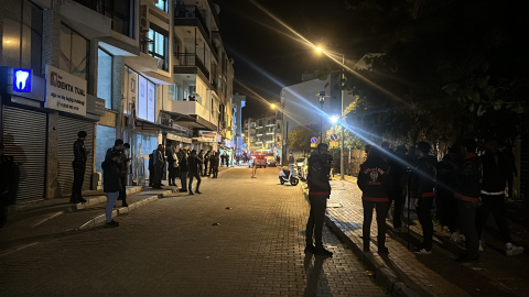 İzmir'de polis ekibine silahlı saldırı: 2'si ağır 3 yaralı (3)