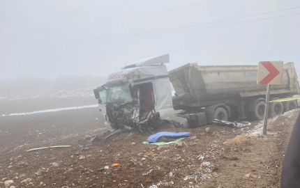 Ankara'da aynı firmaya ait iki TIR çarpıştı: 1 ölü, 1 yaralı