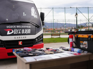 Halk otobüslerinde balık oltasından çaydanlığa kadar onlarca eşya unuttular