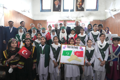 Bakan Tekin, Pakistan’da Kemaird Kız Lisesi’ni ziyaret etti - (Geniş haber)